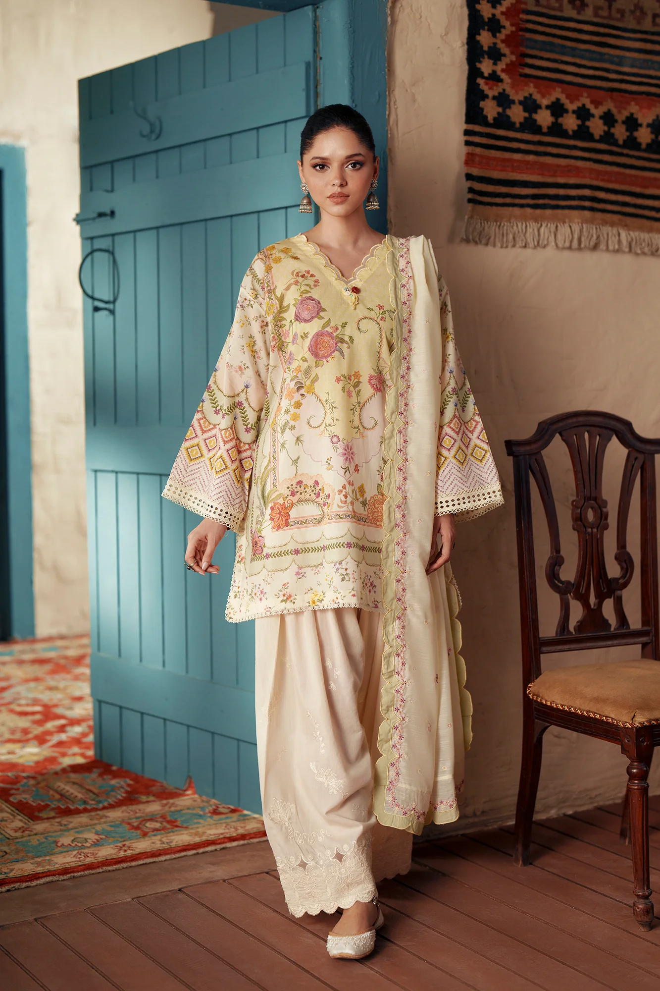 EMBROIDERED SUIT (E4460/103/004) - Image 2