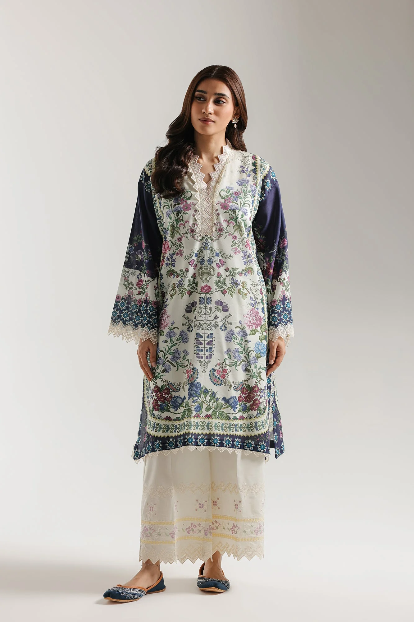 EMBROIDERED SUIT (E4475/103/005) - Image 2