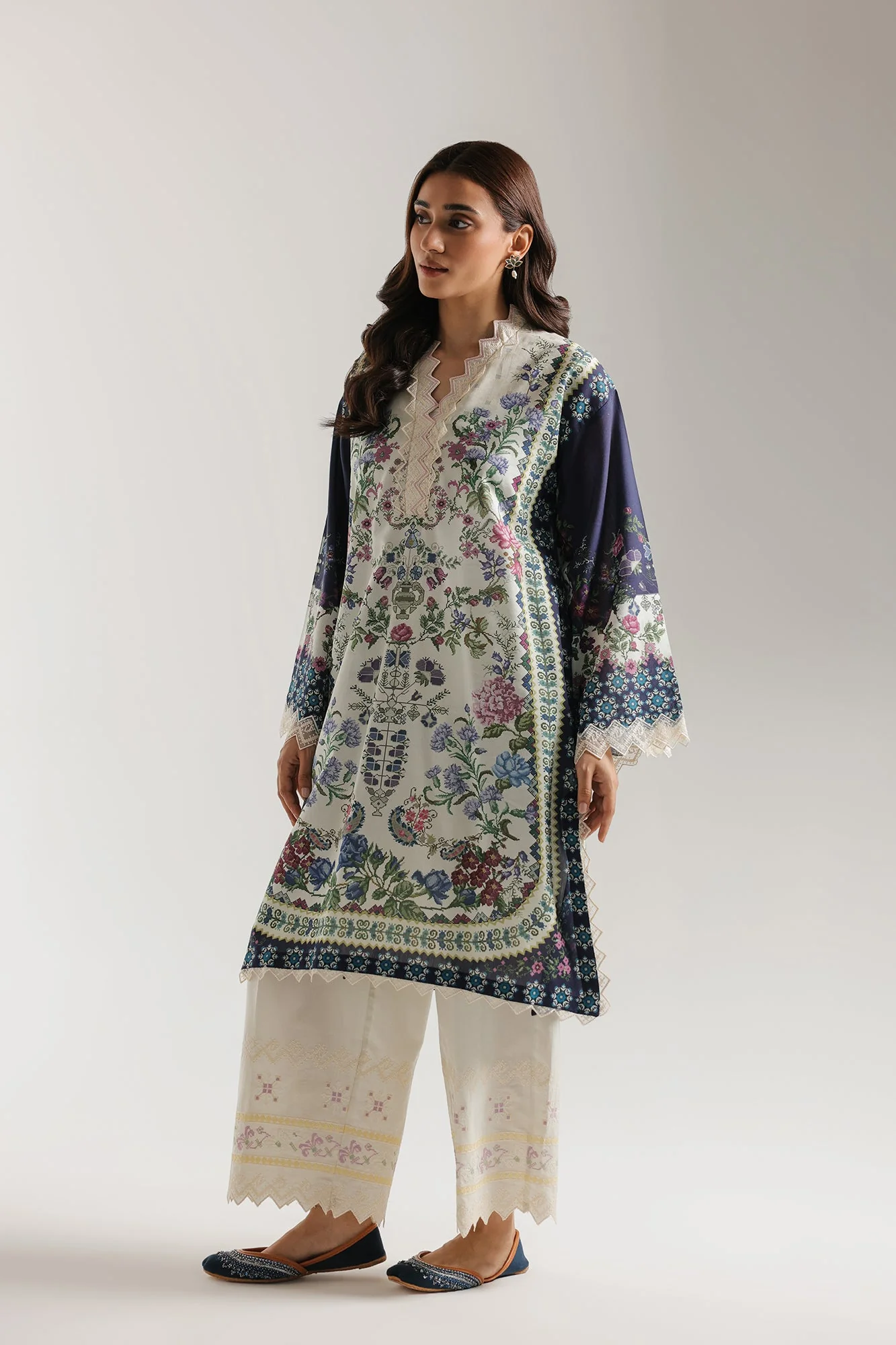 EMBROIDERED SUIT (E4475/103/005) - Image 3