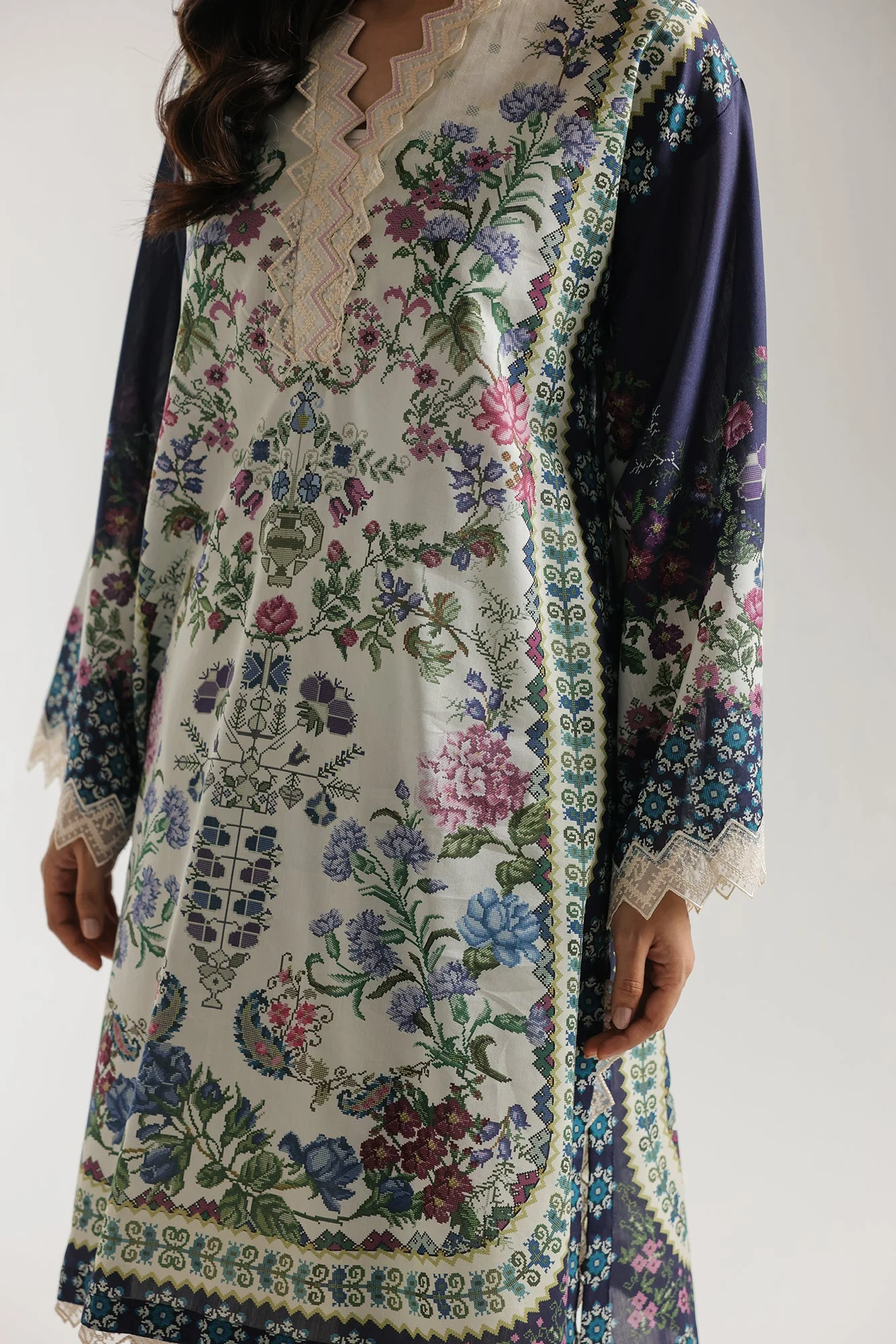 EMBROIDERED SUIT (E4475/103/005) - Image 6