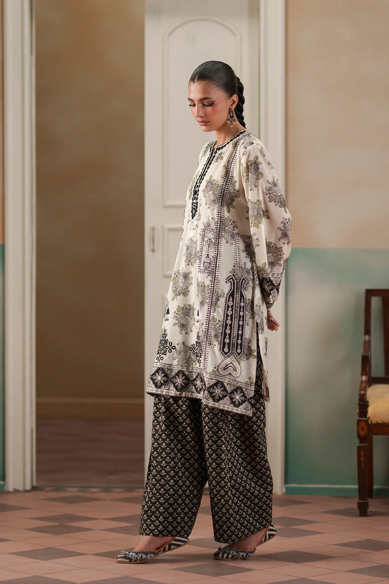 EMBROIDERED SUIT (E4486/103/004) - Image 3