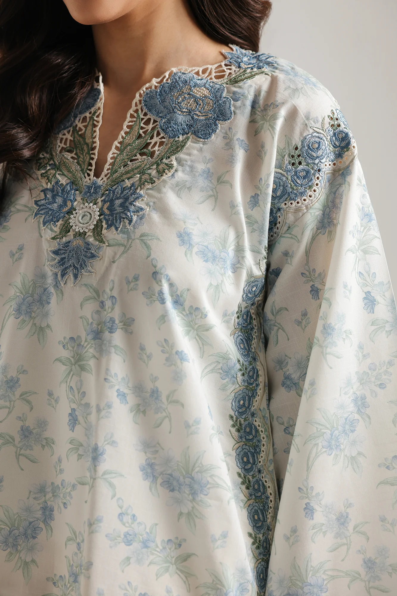 EMBROIDERED SUIT (E4495/103/001) - Image 6