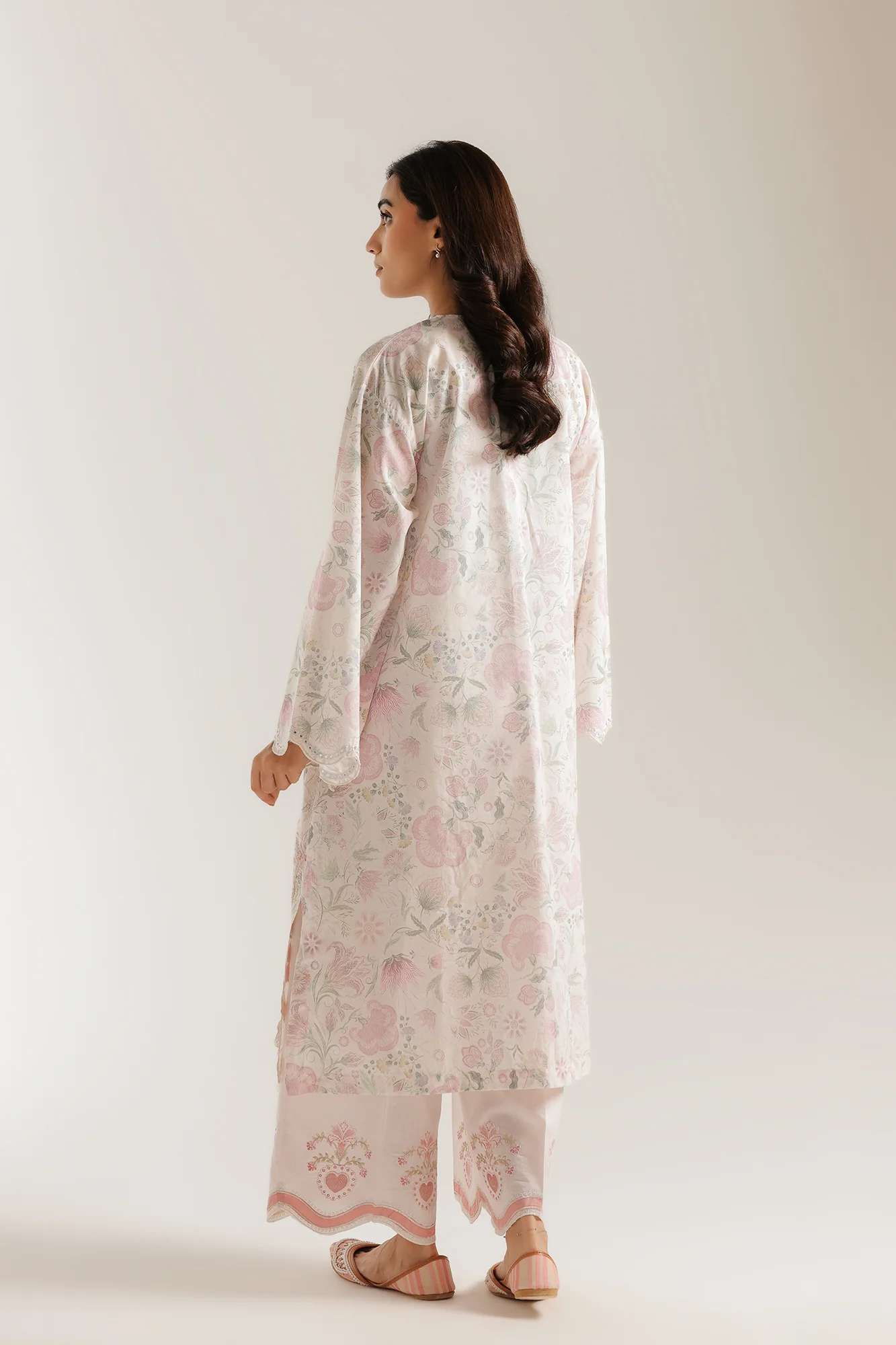 EMBROIDERED SUIT (E4505/103/002) - Image 3